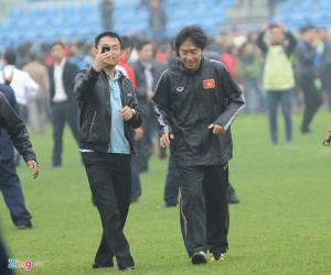 Hàng công ghi 3 bàn, HLV Miura vẫn không hài lòng