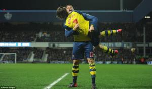 QPR 1-2 Arsenal (Kết thúc): 3 điểm thót tim