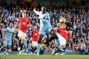 Trước vòng 32 Premier League: Derby rực lửa thành Manchester!