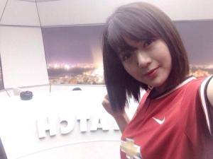 Hotgirl fan M.U Nguyễn Tú Linh tin Quỷ đỏ hạ Chelsea