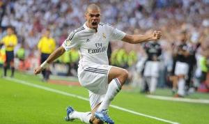 M.U và Chelsea nhận đòn đau từ thương vụ Pepe
