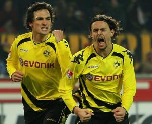 Đồng đội ở Dortmund sẽ theo chân Hummels sang Premier League