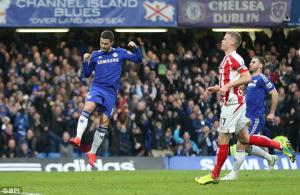 Nhọc nhằn đả bại Stoke nhờ ngôi sao Hazard, Chelsea vững vàng trên ngôi đầu