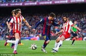 Messi và Suarez lập siêu phẩm, Barca thổi bay Almeria
