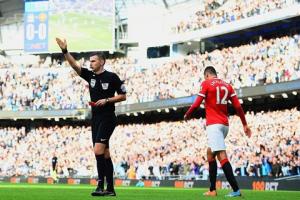 Trước trận Derby thành Manchester: Van Gaal có nên trao cơ hội cho “kẻ ngu ngốc”