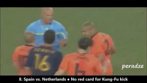 Những sai lầm không tưởng của giới trọng tài bóng đá