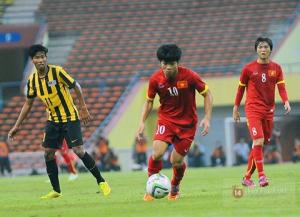 Cú solo mê hồn, đẹp hơn Messi của Công Phượng