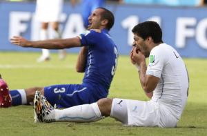 Luis Suarez vắng mặt: Giải pháp nào cho hàng công của Uruguay?