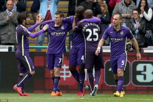 Video bàn thắng: Swansea 2-4 Man City (Vòng 37 Ngoại hạng Anh 2014-2015)