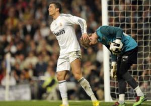 Từ Ronaldo đến De Gea: Premier League ngày càng mất giá