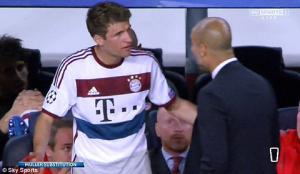 Bayern thua thảm Barca, học trò bật Pep tanh tách ngay trên sân