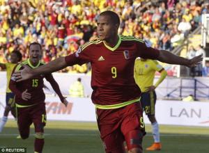 Liverpool bất ngờ nhắm tiền đạo tham dự Copa America 2015