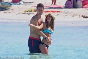 Say đắm bên bồ, tiền vệ Ander Herrera vẫn không quên Quỷ đỏ