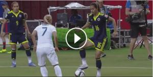 Video: Chính thức xuất hiện Ronaldinho phiên bản nữ