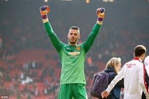 Tiếp tục mập mờ về tương lai, De Gea làm M.U “phát sốt”