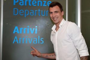 Chuyển nhượng Juventus hè 2015: Kiểm tra y tế Mario Mandzukic, chuẩn bị bán Carlos Tevez