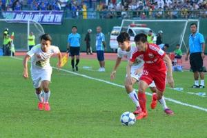 Công Vinh: “HAGL chỉ có 1 mình tiền đạo Tây là biết chạy chỗ”