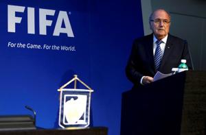 Chủ tịch FIFA Sepp Blatter từ chức: Cáo già giả dạng cừu non?