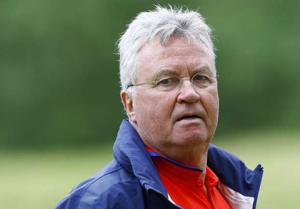 CHÍNH THỨC: Guus Hiddink đột ngột từ chức HLV trưởng tuyển Hà Lan