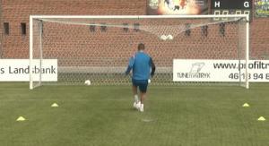 Màn phô diễn kỹ thuật rabona không thể tin được