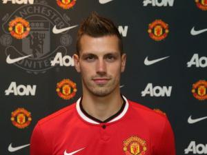 M.U CHÍNH THỨC chiêu mộ tiền vệ Morgan Schneiderlin
