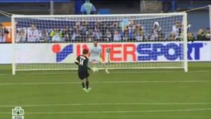 Pha sút 11m theo kiểu Panenka thảm họa của cựu sao Tottenham