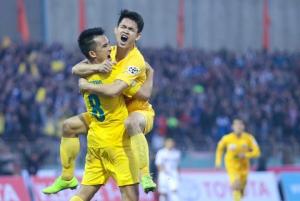 Thắng liền 4 trận, cầu thủ Thanh Hóa lĩnh 2 tỷ tiền thưởng