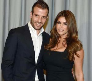Tiền vệ Van der Vaart chia tay người tình hơn 4 tuổi
