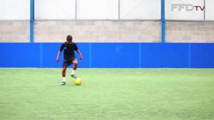 Thần đồng 14 tuổi của M.U khéo léo chẳng kém ngôi sao Ronaldo