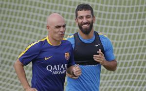 Chưa thi đấu, tân binh Arda Turan của Barca đã dính chấn thương