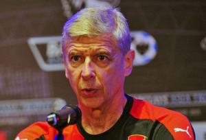 HLV Wenger đá xoáy kình địch M.U dùng tiền mua danh hiệu