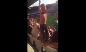 Fan bóng đá nhí cuồng siêu dễ thương