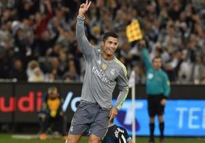 Nụ cười tươi rói của Ronaldo: Thông điệp hòa bình với Rafa