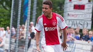 Chiêm ngưỡng tài năng của sao trẻ Donyell Malen mà Arsenal mới chiêu mộ