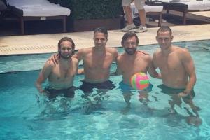 Bộ đôi sao Hà Lan của M.U cùng nhau tận hưởng kì nghỉ