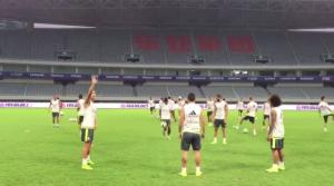 VIDEO: Ronaldo chuyền bóng cực dị trong buổi tập tại Thượng Hải