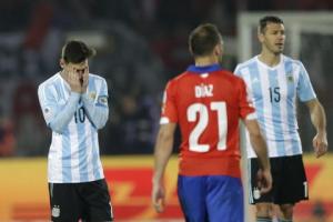 Người Argentina đòi tước băng đội trưởng của Lionel Messi