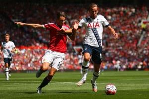 Khủng hoảng hàng công, M.U trở lại thương vụ Harry Kane