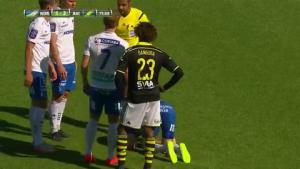 Màn ăn vạ đỉnh cao khiến đối thủ cũng phải vỗ tay tán thưởng