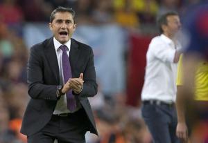 HLV Bilbao sướng rơn sau khi thủ hòa Barca và giành chức vô địch sau 31 năm