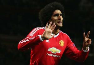 Van Gaal khen ngợi “tiền đạo bất đắc dĩ” Fellaini