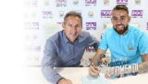 Otamendi vừa đến Man City, Pellegrini đã vội tâng bốc lên mây xanh