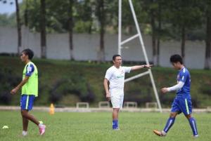 Tân HLV trưởng thay đổi thói quen ngủ nướng của cầu thủ HAGL