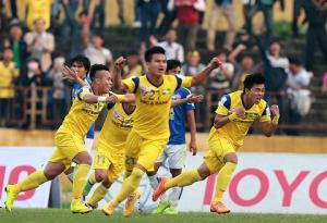 HAGL vs SLNA (17h 22/8): Thay tướng khó đổi vận