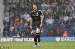 "Courtois là người mắc lỗi lớn khiến Terry phải nhận thẻ đỏ"