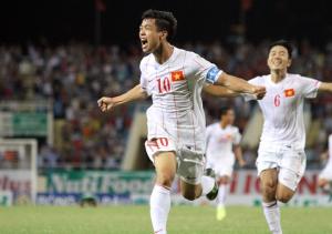 Công Phượng, Văn Toàn trổ tài rê bóng với các em JMG khoá 3 và 4