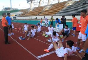 Vì mục tiêu vàng, cầu thủ U19 Việt Nam bị “giam lỏng”