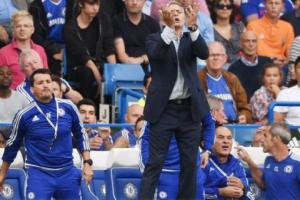Thua đắng trong trận thứ 200, HLV Mourinho đổ lỗi cho trọng tài và các cầu thủ