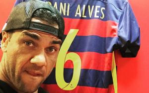 Áo đấu số 6 của Xavi tại Barca chính thức có chủ nhân mới