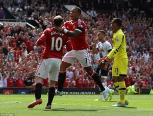 HLV Van Gaal nên bố trí hàng công M.U như thế nào?